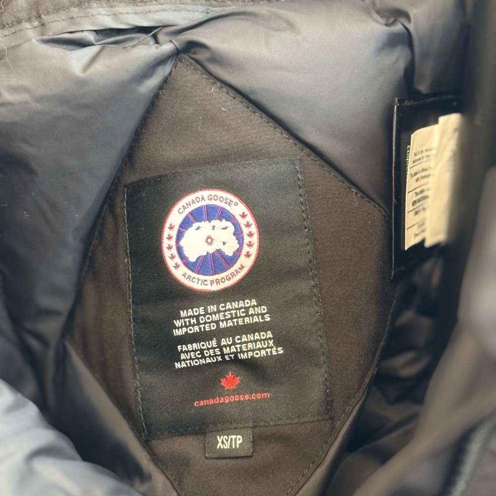 Women’s Canada Goose Tundra Pants, Size XS. Like new! Worn 3 times - Picture 6 of 13